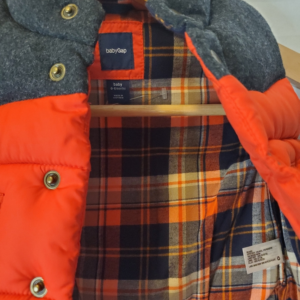 Baby gap snap button vest - Picture 2 of 5